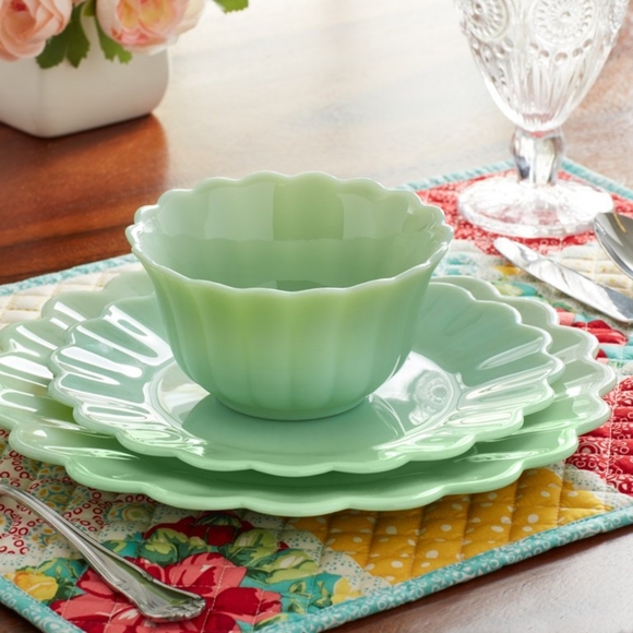 🌺 12-Piece Set 🌺 New Pioneer Woman Timeless Treasures Milkglass Jade Dinnerware - Picture 3 of 6